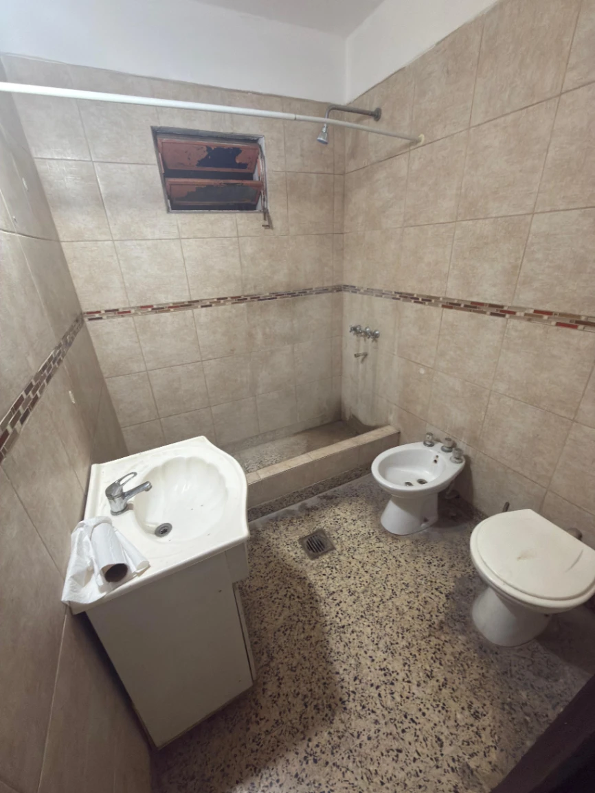 CASA EN VENTA CON DOS DEPARTAMENTOS  EN PLANTA ALTA - Imagen 8