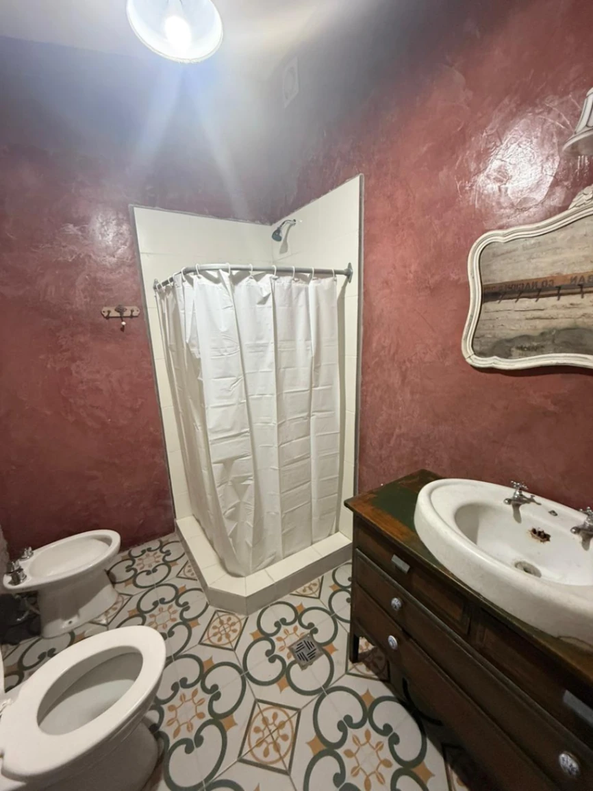 Se alquila casa en excelente ubicación en el barrio San Bernardo - Imagen 3