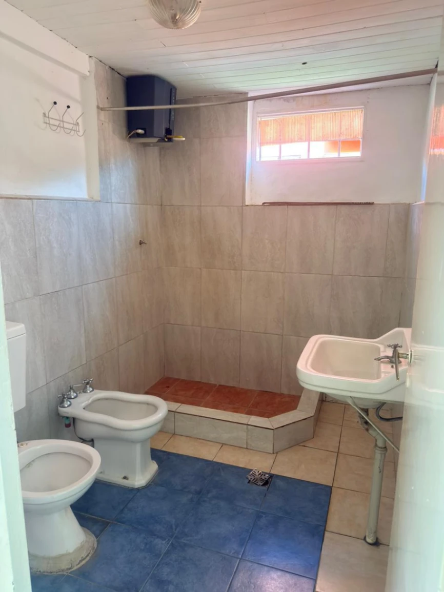 Se alquila casa con parque - Imagen 5