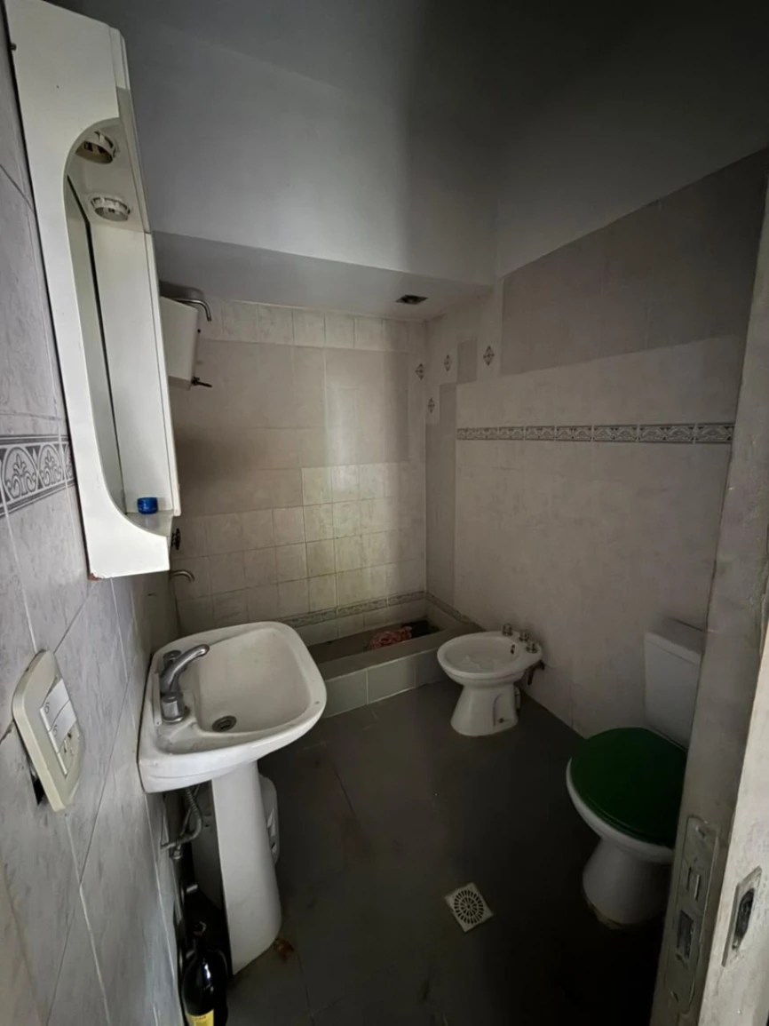 Se alquila casa, en barrio Loreto, excelente ubicación - Imagen 5