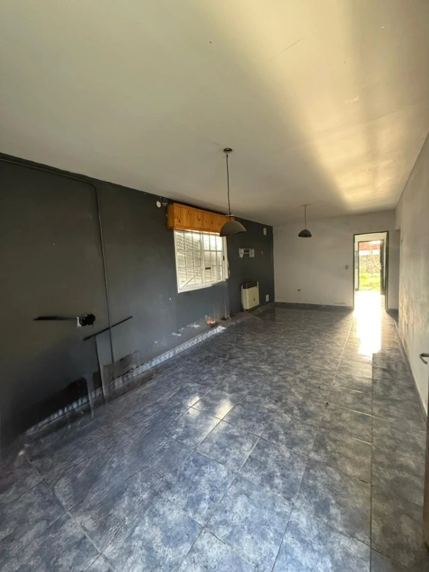 Se alquila casa, en barrio Loreto, excelente ubicación - Imagen 9